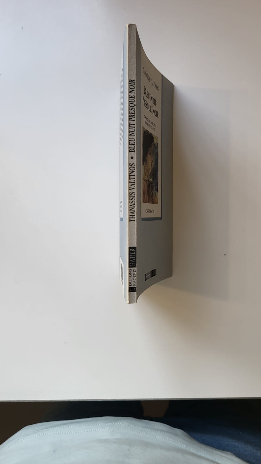 bleu nuit presque noir