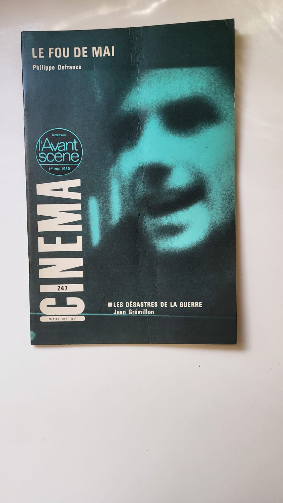 le fou de mai l'avant scène