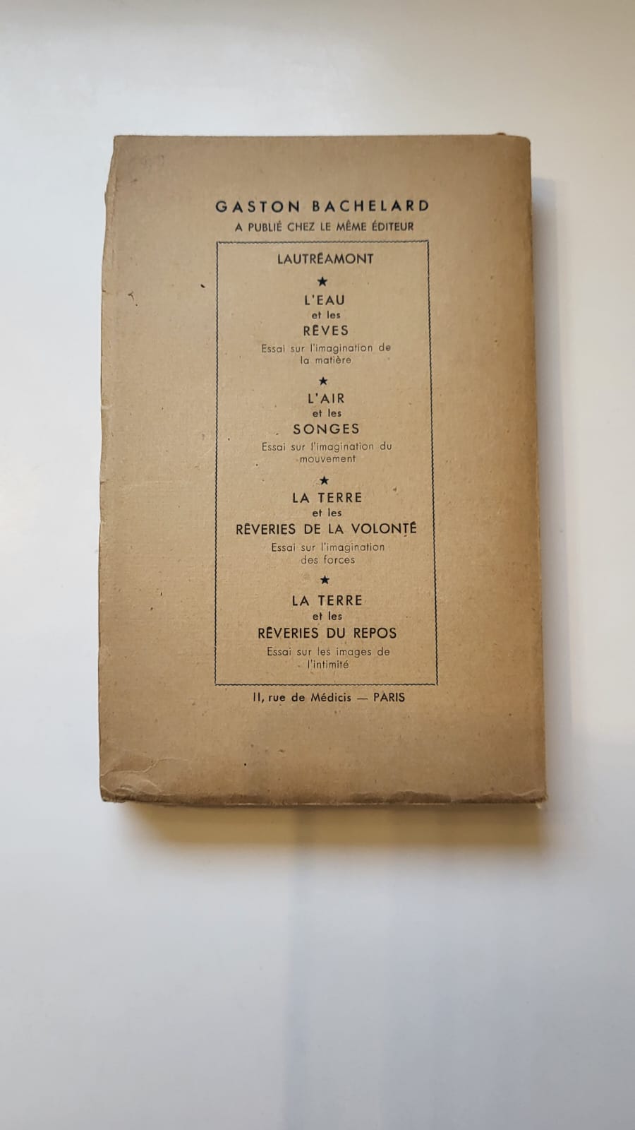 La terre et les rêveries du repos